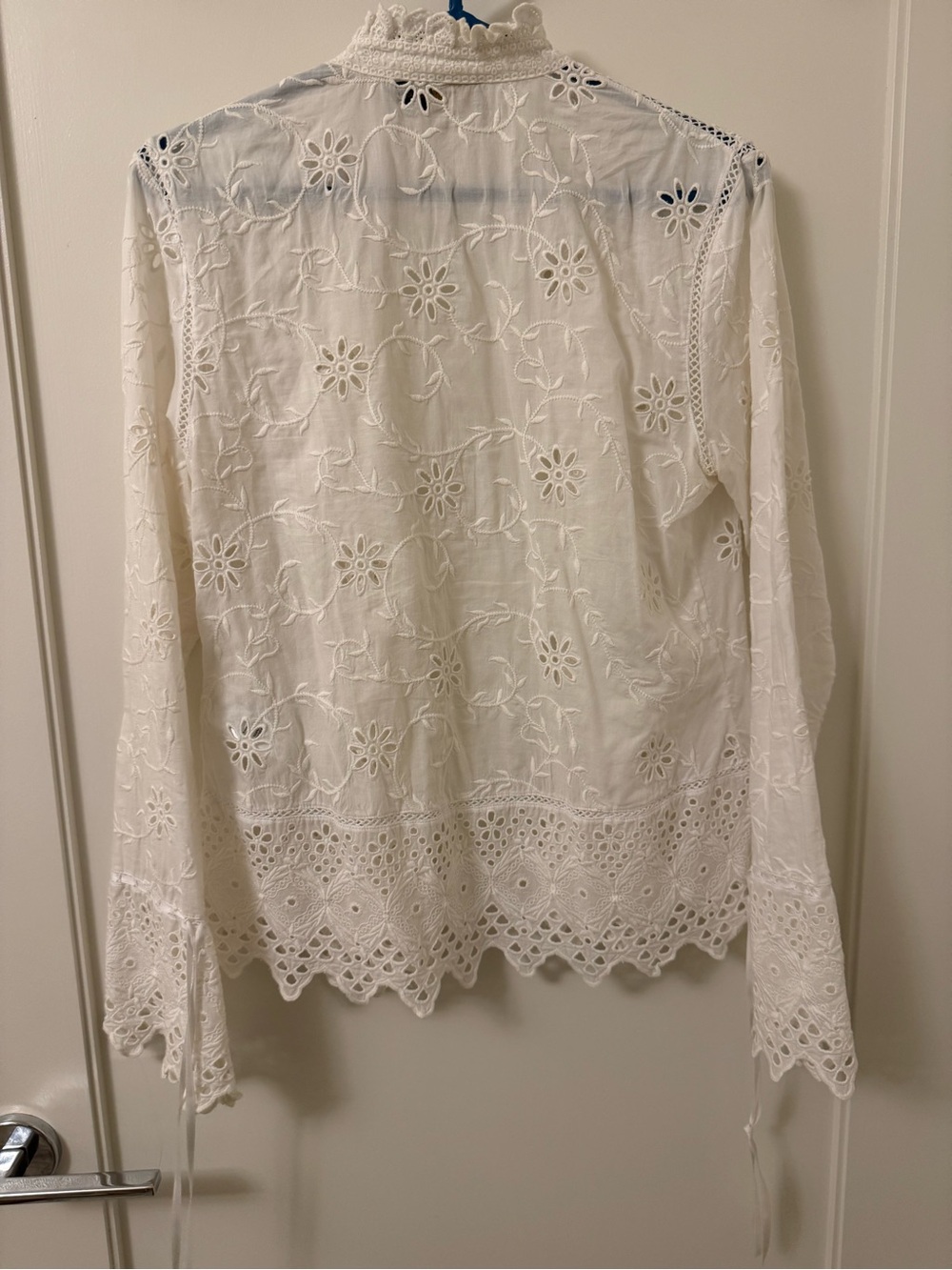 Polo Ralph Lauren: size 6/6P. Women's White Embroidered Eyelet Shirt - Picture 3 of 8